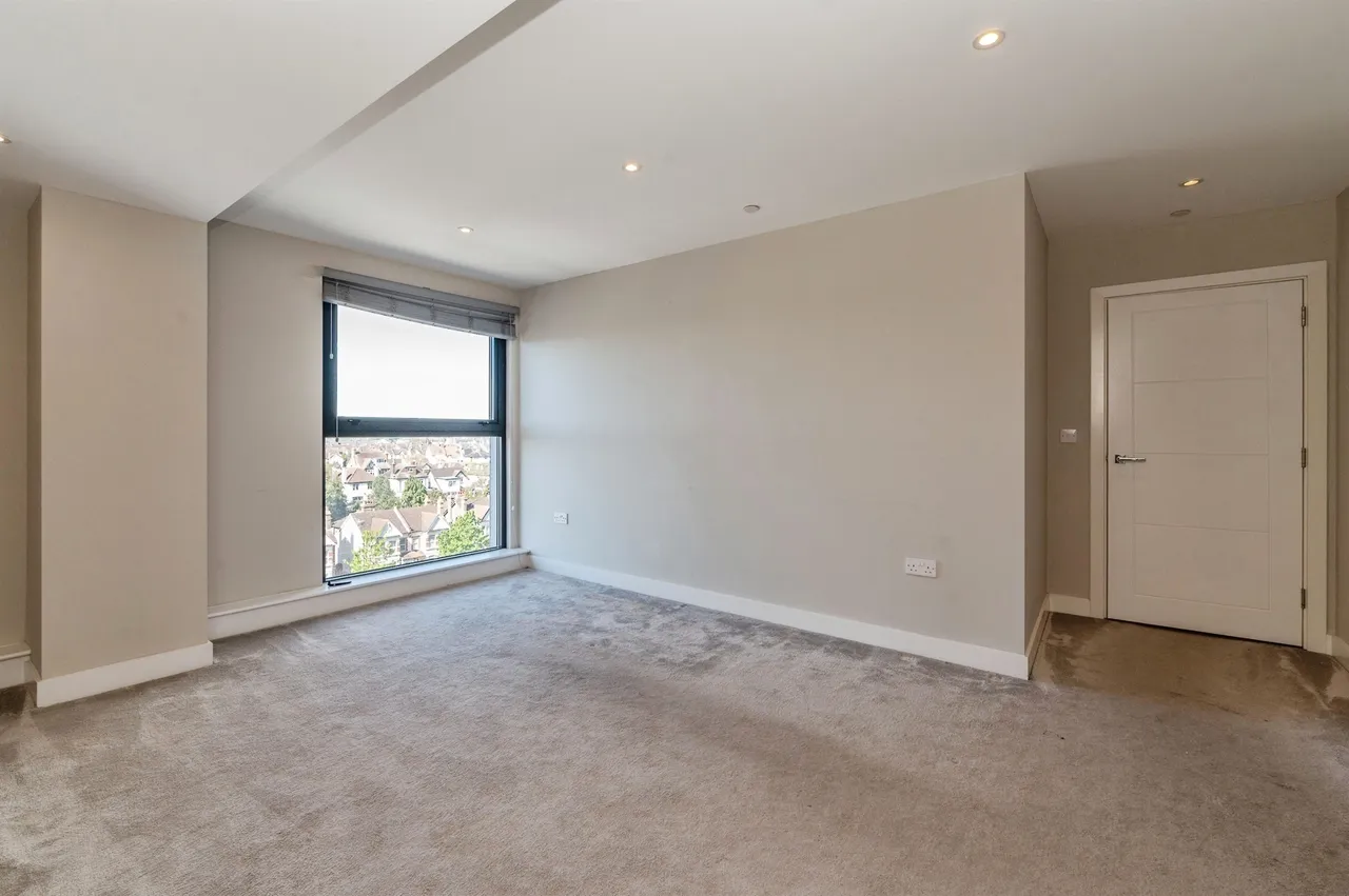 Victoria Avenue, Southend-On-Sea, SS2, photo 9