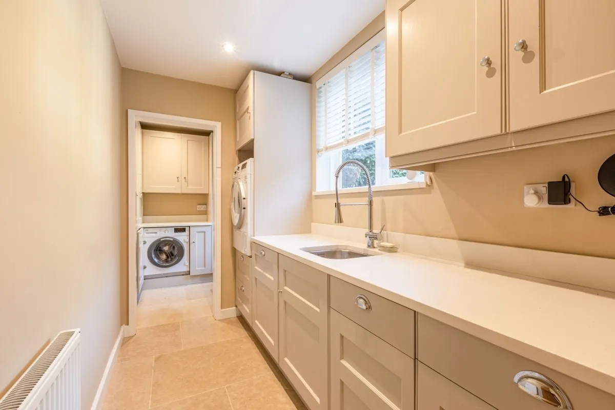 Dartnell Park Road West Byfleet KT14, photo 11