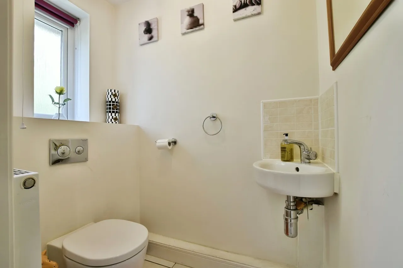 Ivynook Close, West Timperley, Altrincham, WA14, photo 19