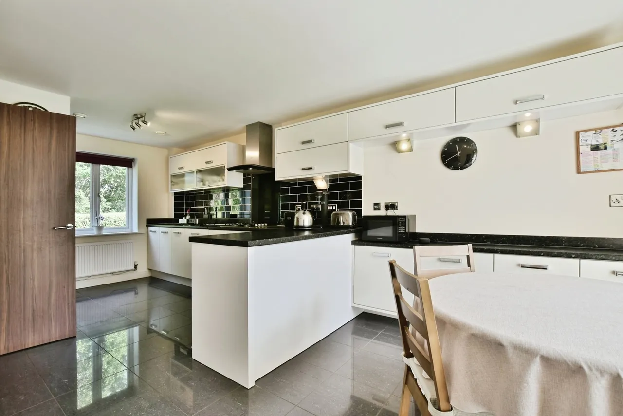 Ivynook Close, West Timperley, Altrincham, WA14, photo 22