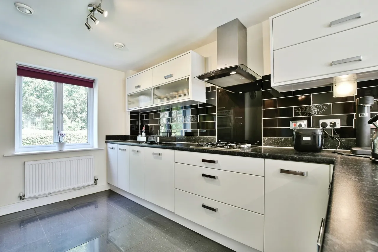 Ivynook Close, West Timperley, Altrincham, WA14, photo 15
