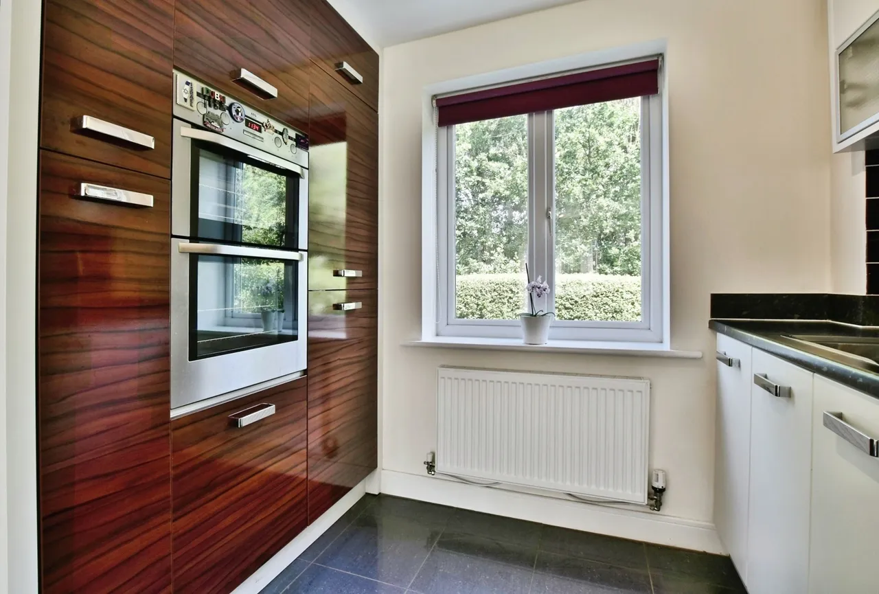 Ivynook Close, West Timperley, Altrincham, WA14, photo 16