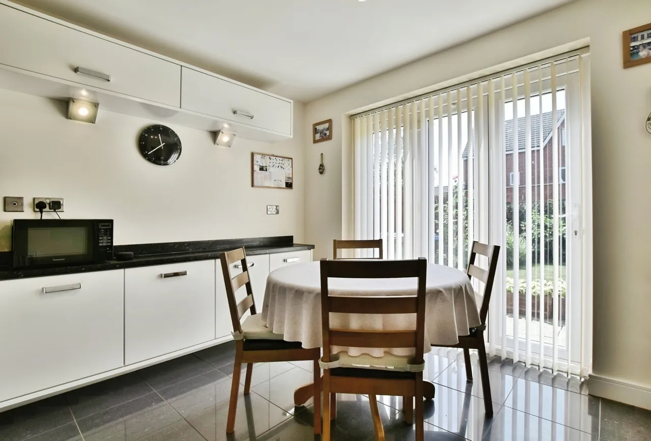 Ivynook Close, West Timperley, Altrincham, WA14, photo 20