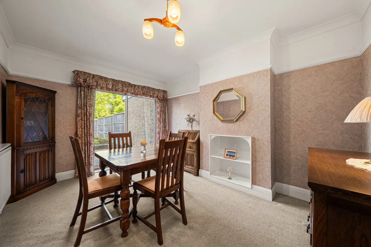 Woodham Lane, New Haw, KT15, photo 3