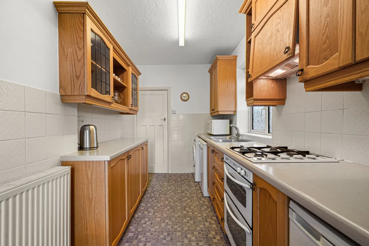Woodham Lane, New Haw, KT15, photo 8