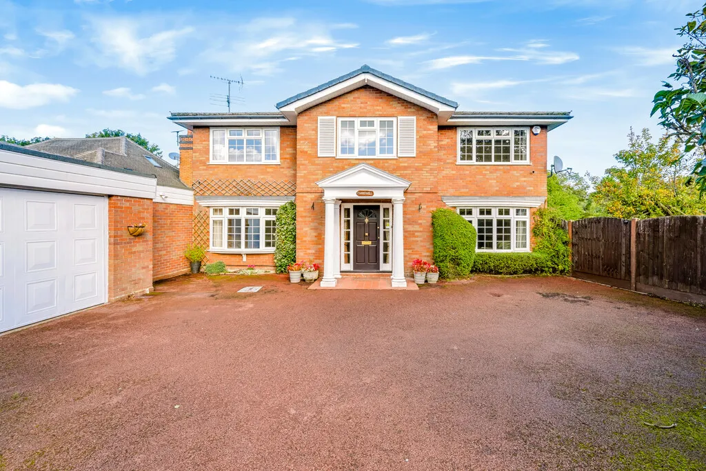 5 bed house for sale, The Green, Brocton