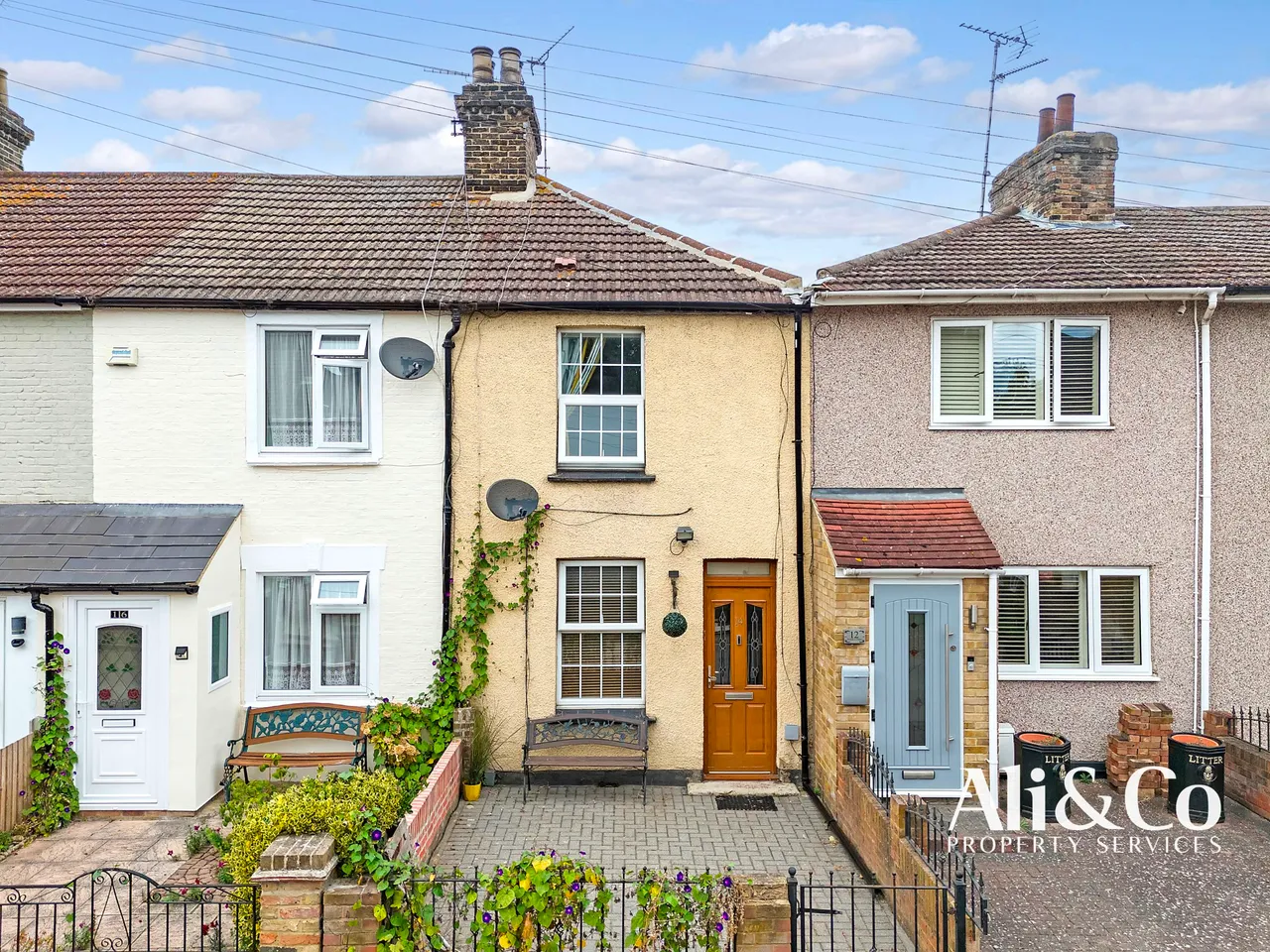 2 bed house for sale — Prospect Place, Grays, Essex, RM17 6BY