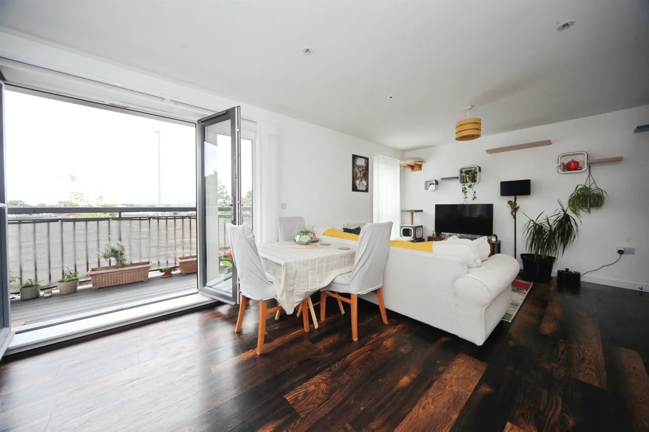 Silver Birch Avenue, Houghton Regis, LU5, photo 8