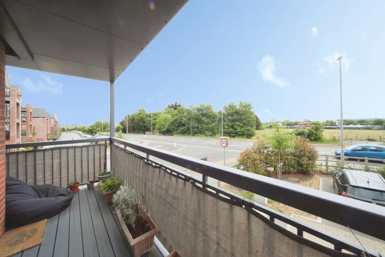 Silver Birch Avenue, Houghton Regis, LU5, photo 12