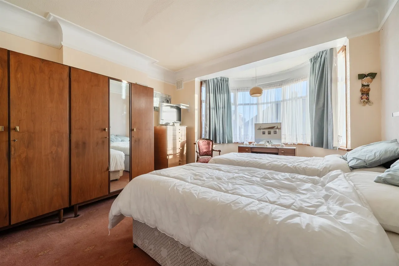 Lambourne Gardens, Enfield, EN1, photo 9