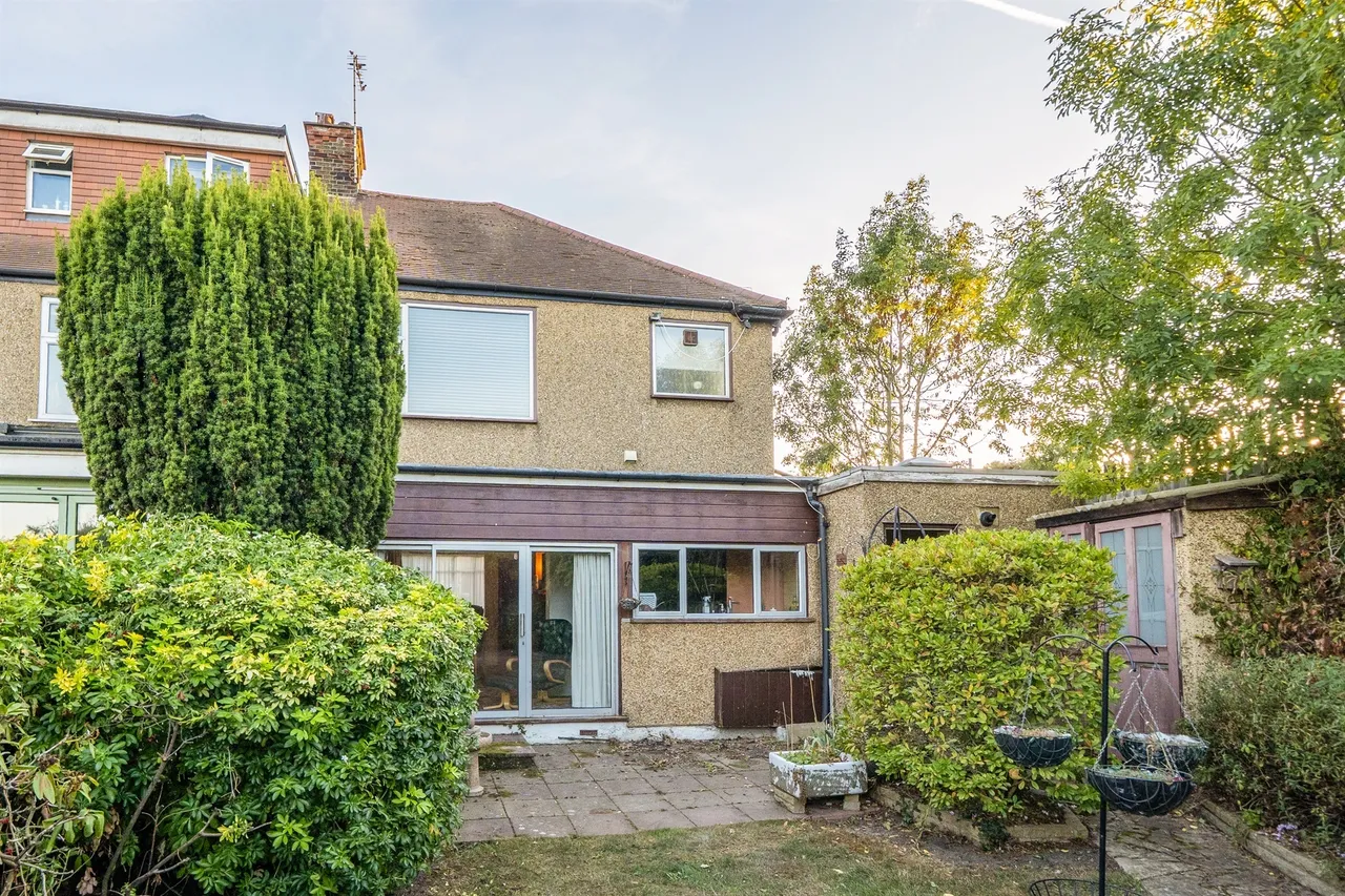 Lambourne Gardens, Enfield, EN1, photo 12