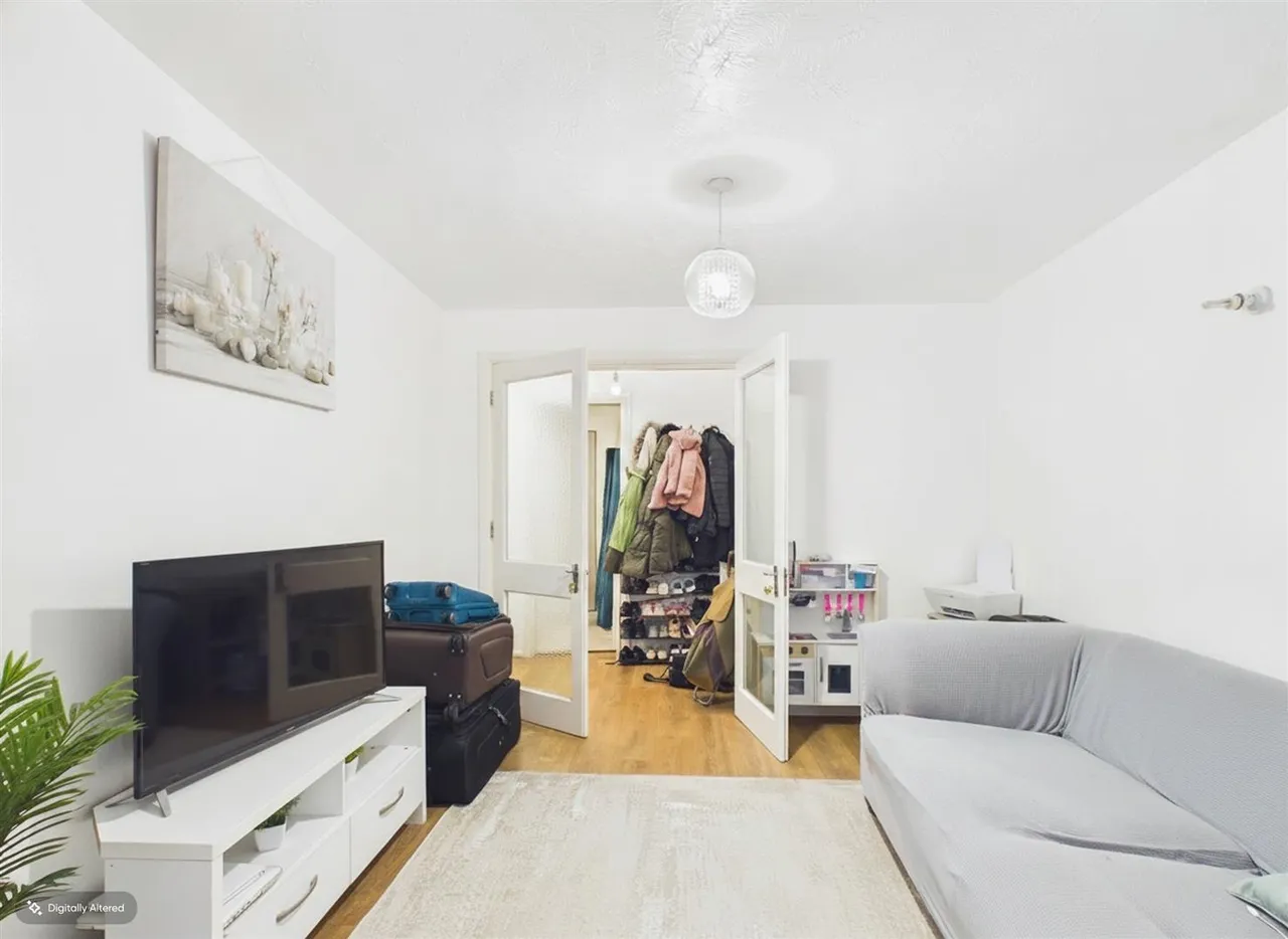 Pavillion Way, Edgware, Middlesex, photo 6