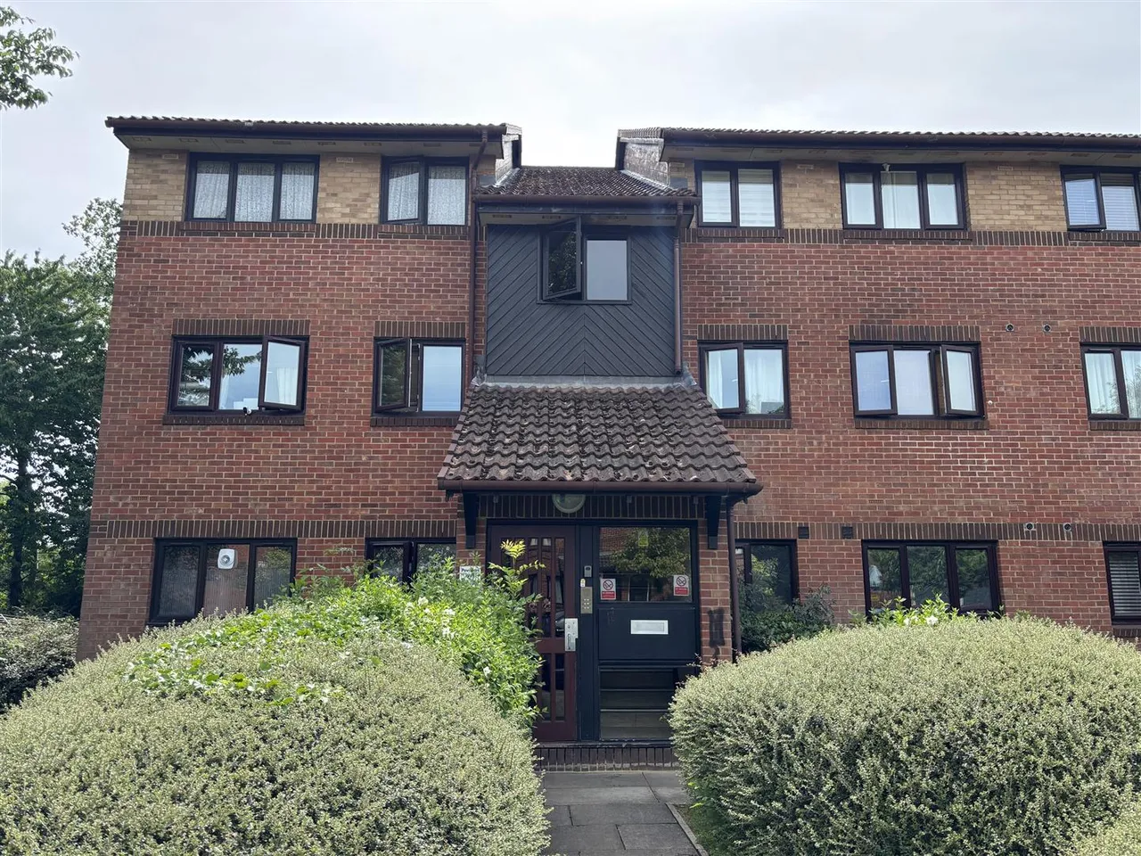 2 bed flat for sale — Pavillion Way, Edgware, Middlesex
