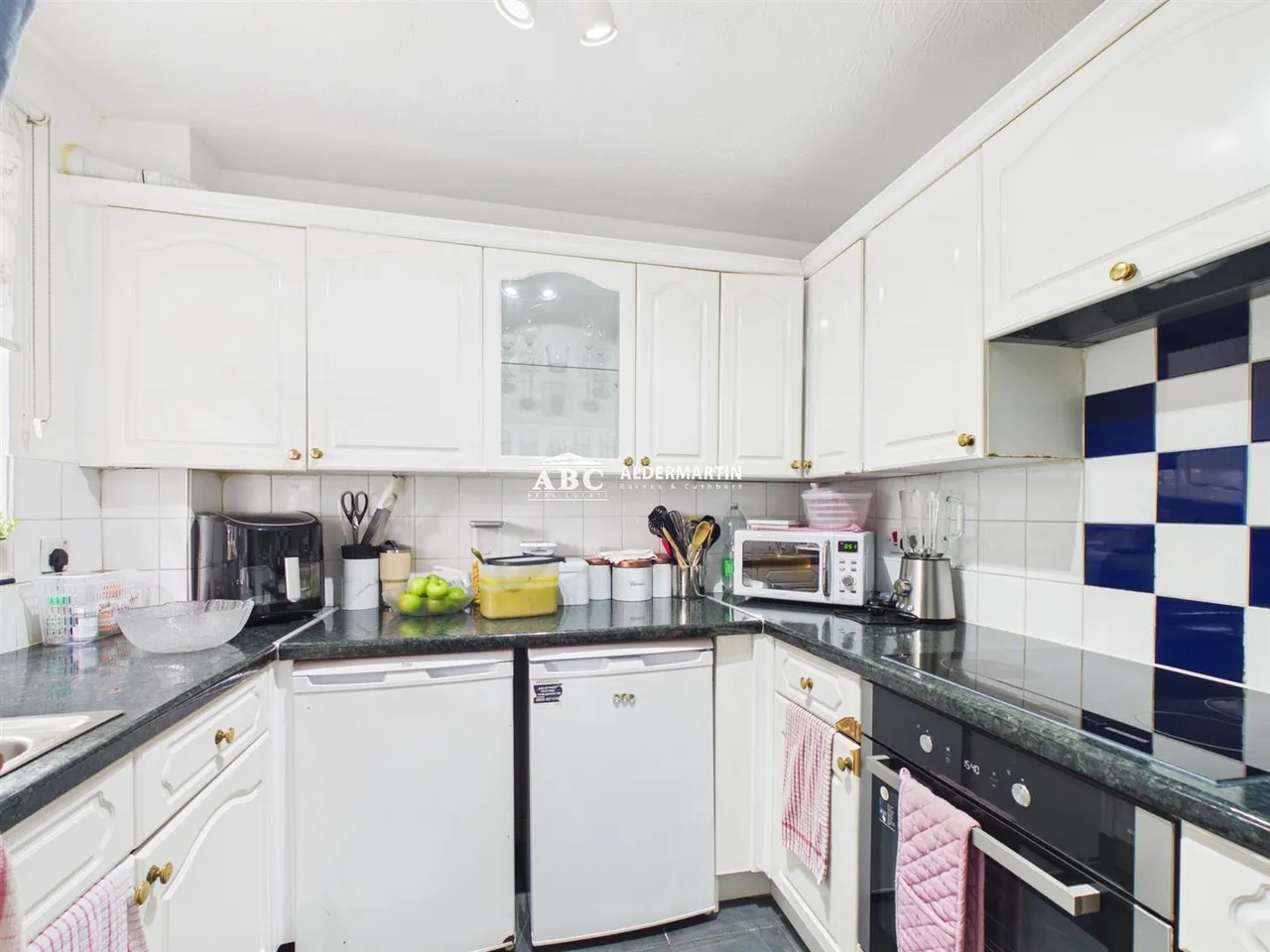 Pavillion Way, Edgware, Middlesex, photo 3