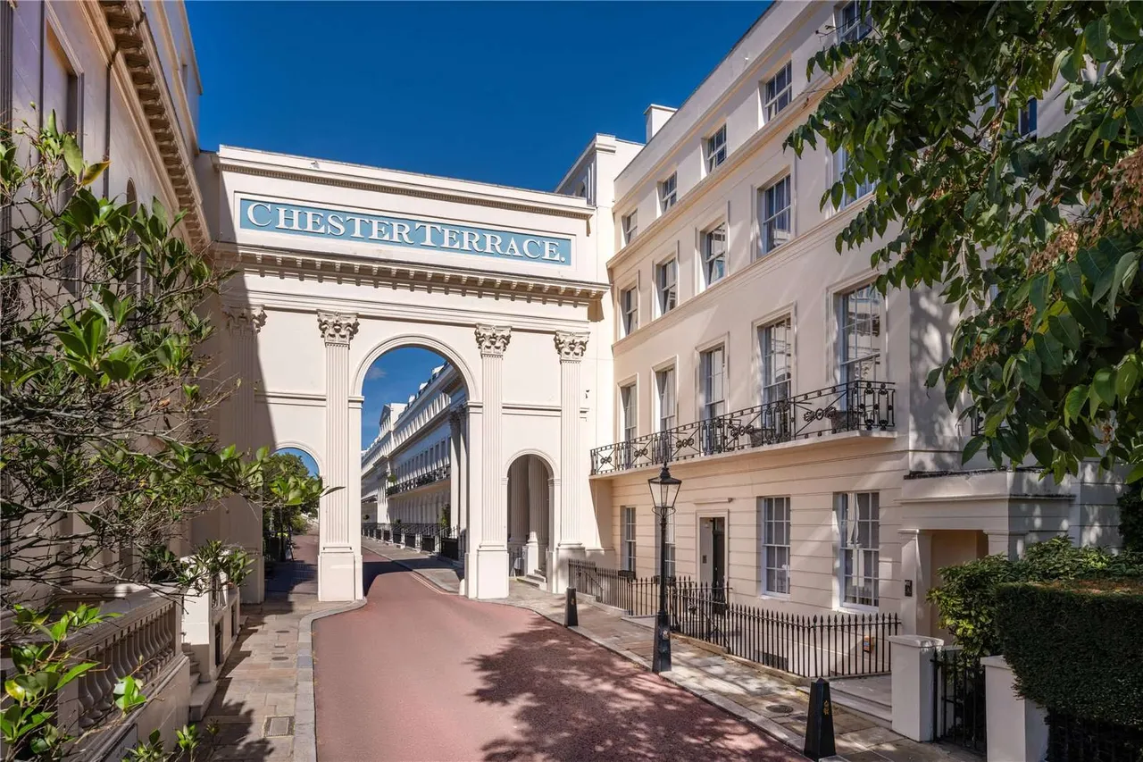 5 bed house for sale — Chester Terrace, Regent's Park, London, NW1 4ND