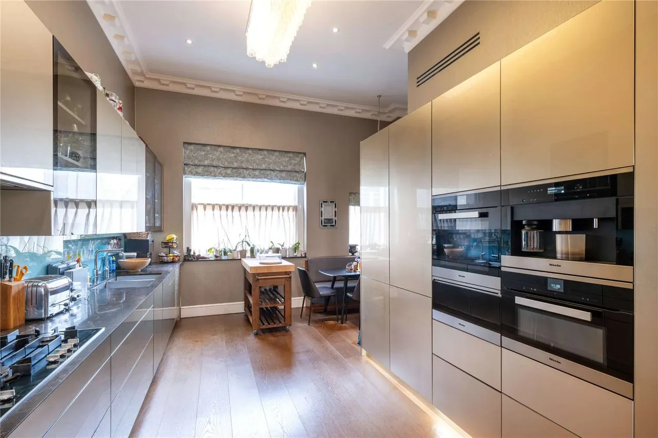 Chester Terrace, Regent's Park, London, NW1 4ND, photo 3