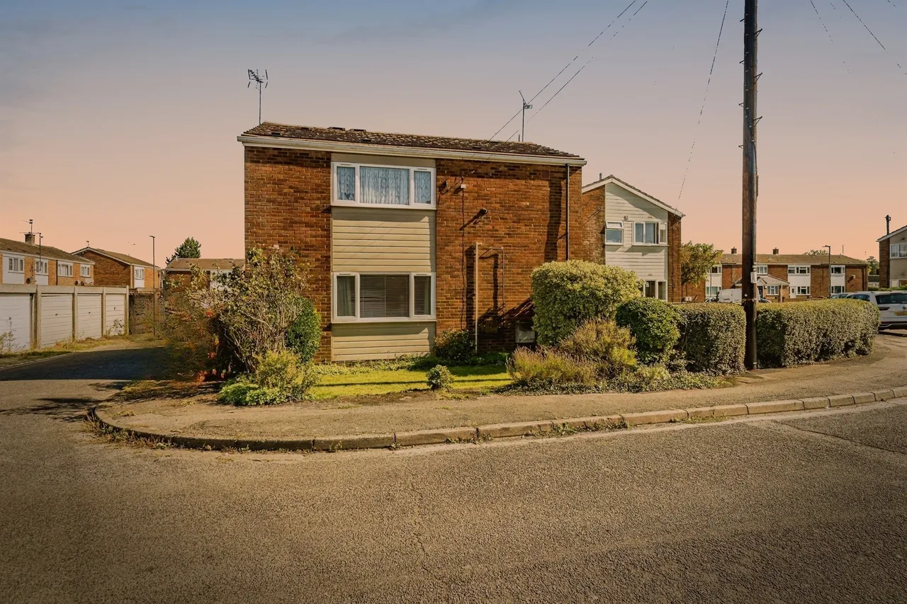 1 bed flat for sale — Ruskin Way, Aylesbury