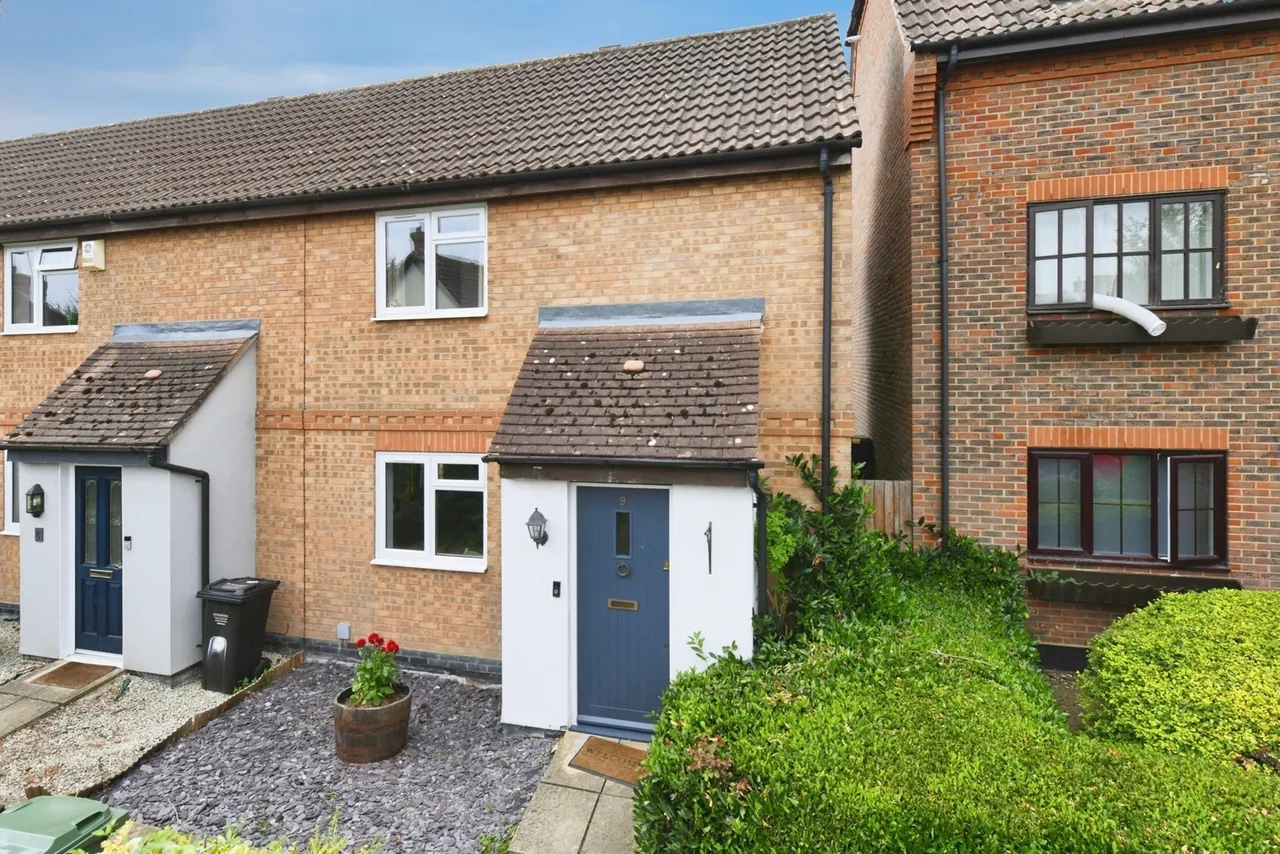 2 bed house for sale — Box Close, Basildon, Essex, SS15