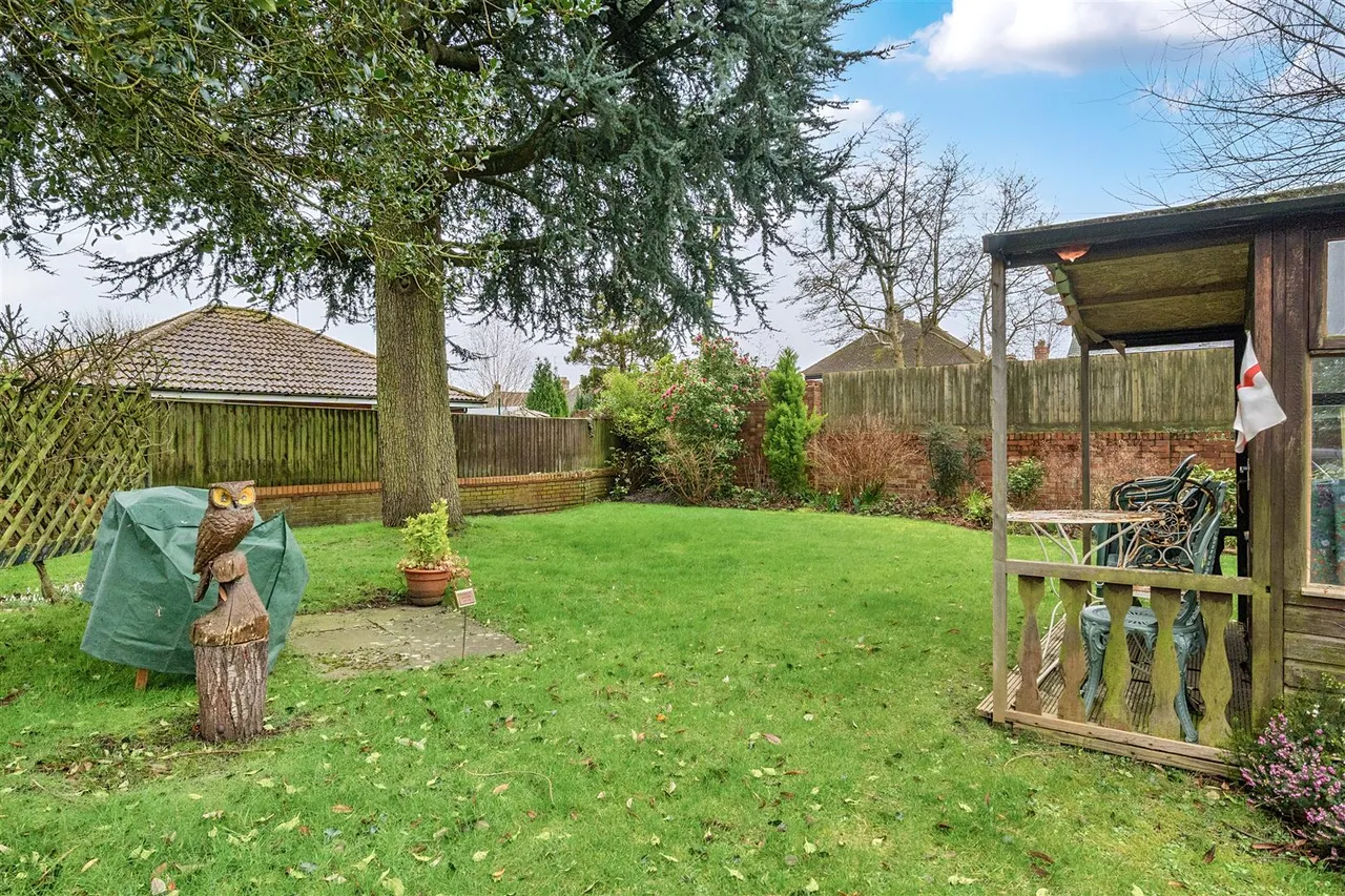 Meadow Drive, Devizes, SN10, photo 12