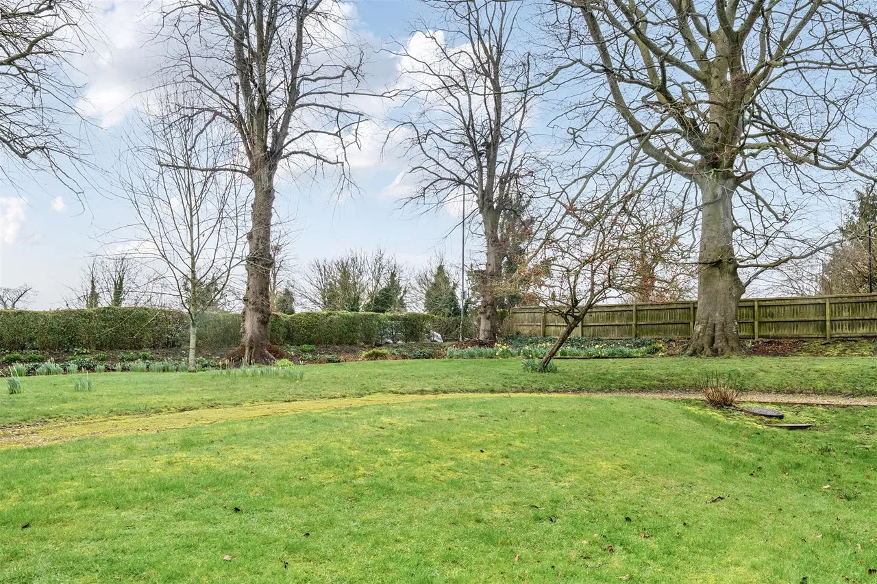 Meadow Drive, Devizes, SN10, photo 9