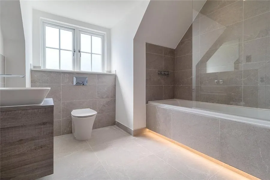Moorfield Mews, Staines-upon-Thames, TW18, photo 9