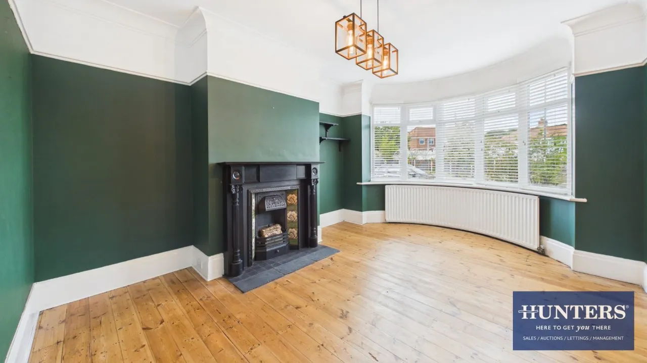 Thompson Road, Fulwell, SR5, photo 3