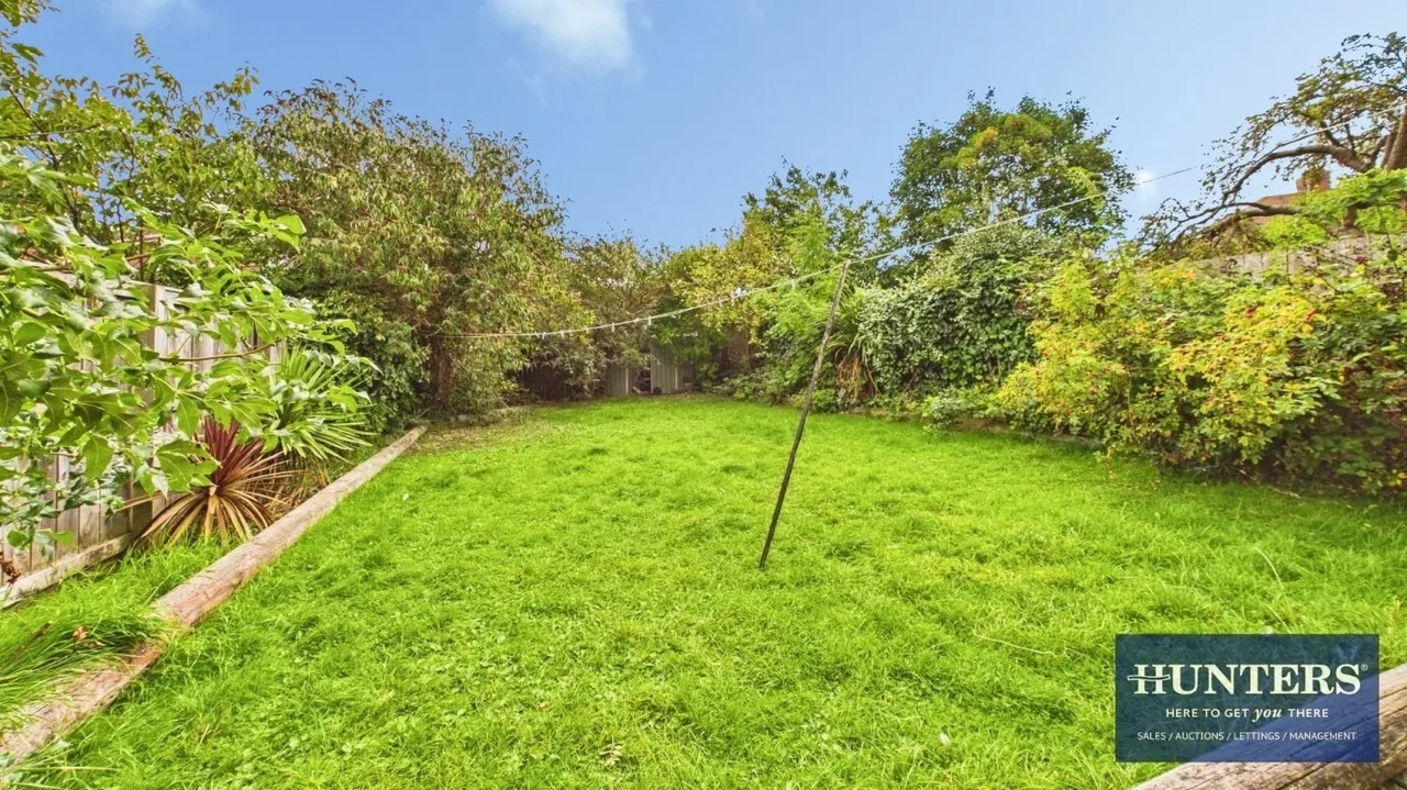 Thompson Road, Fulwell, SR5, photo 19