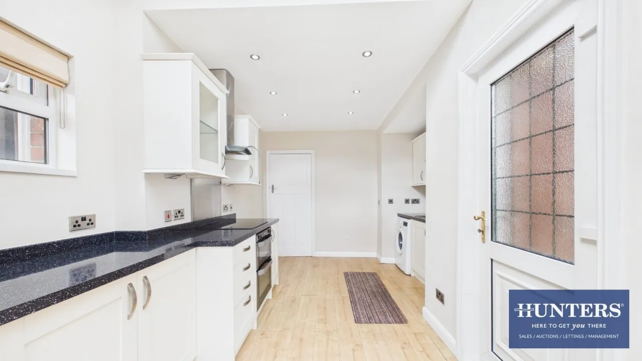 Thompson Road, Fulwell, SR5, photo 9