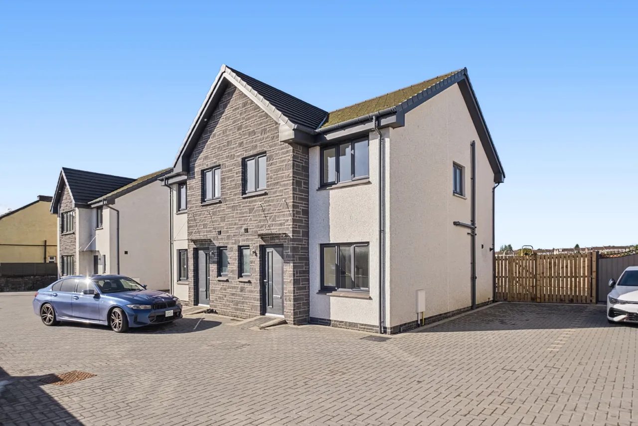 3 bed house for sale, Benhar Road, Shotts, ML7