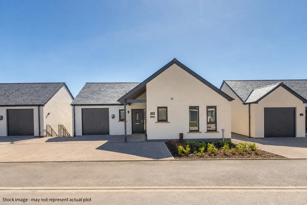 4 bed house for sale, High Road, LA2