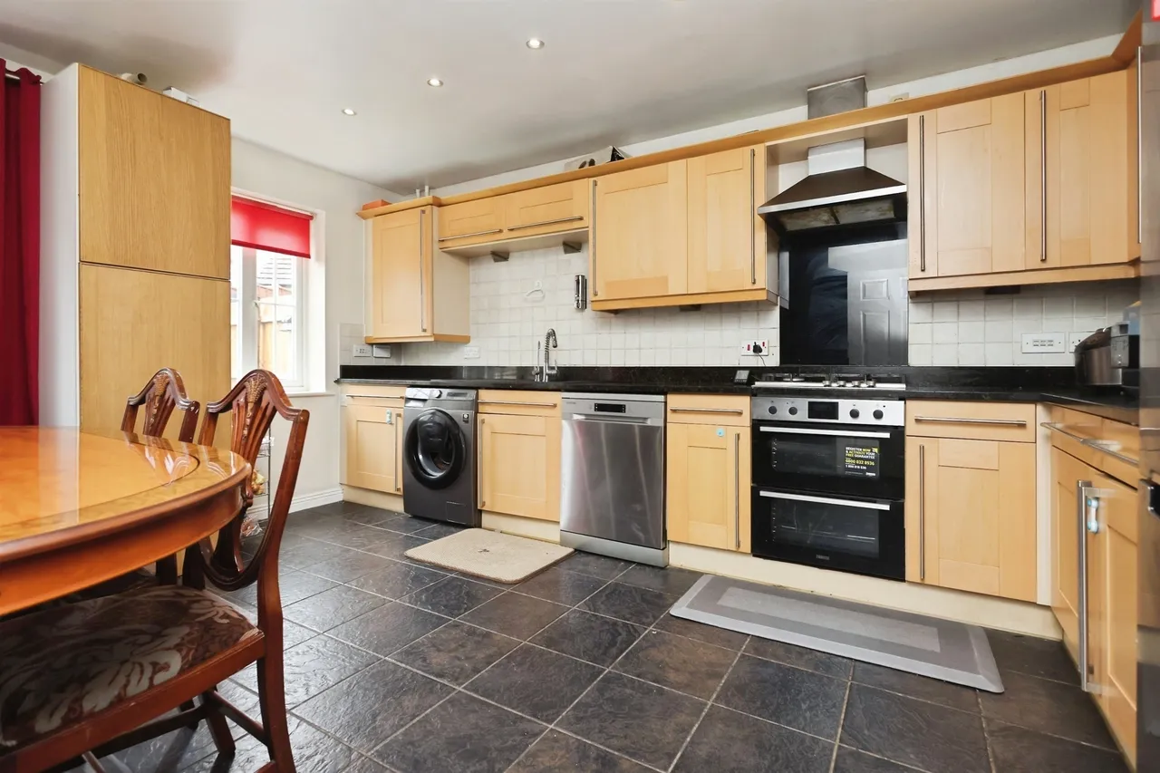 Delingpole Walk, Cradley Heath, B64, photo 2