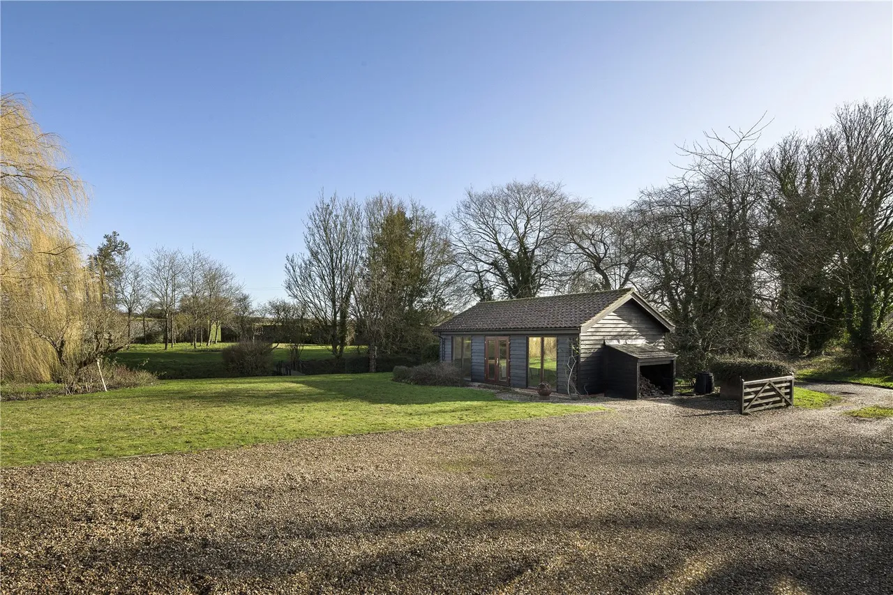 Haverhill Road, Barnardiston, photo 21
