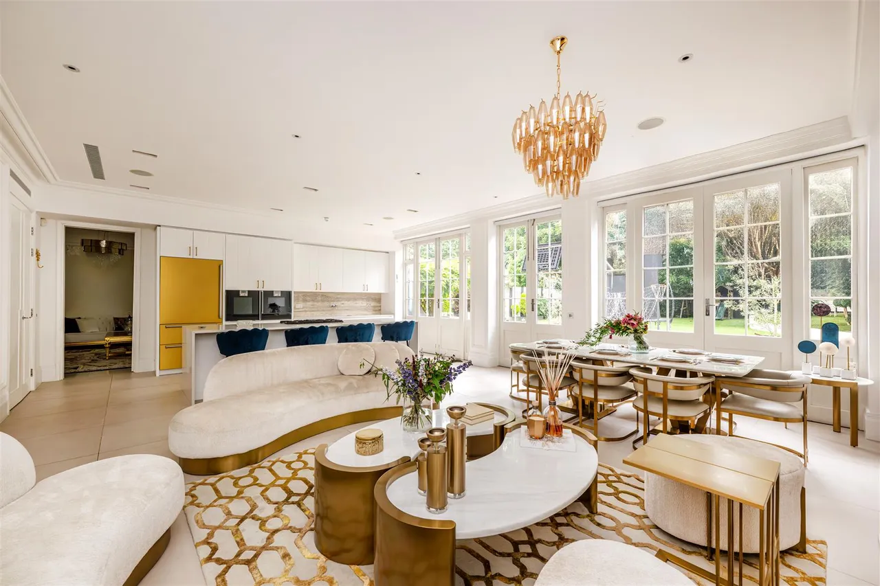 7 bed house to rent — Grange Road, Highgate, London, N6 4AR