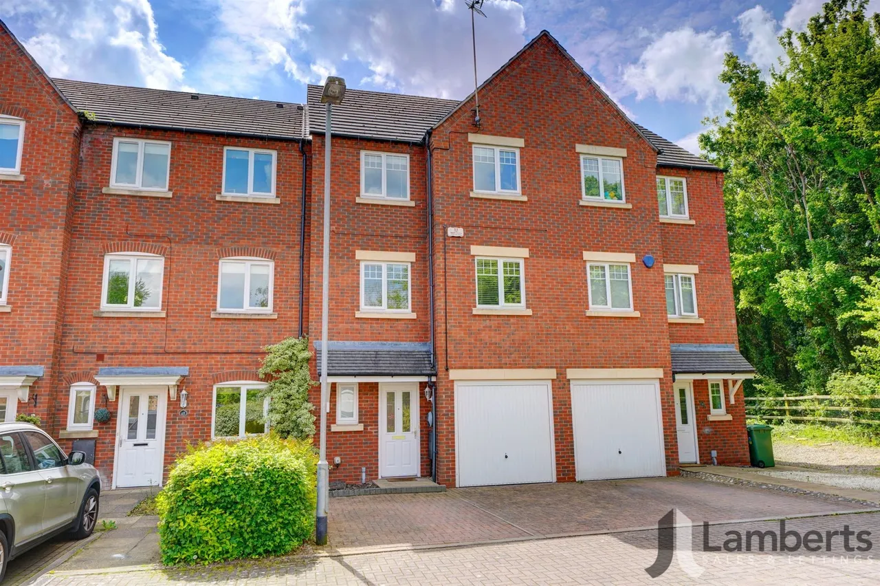 4 bed house for sale — 89 Hedgerow Close, Redditch