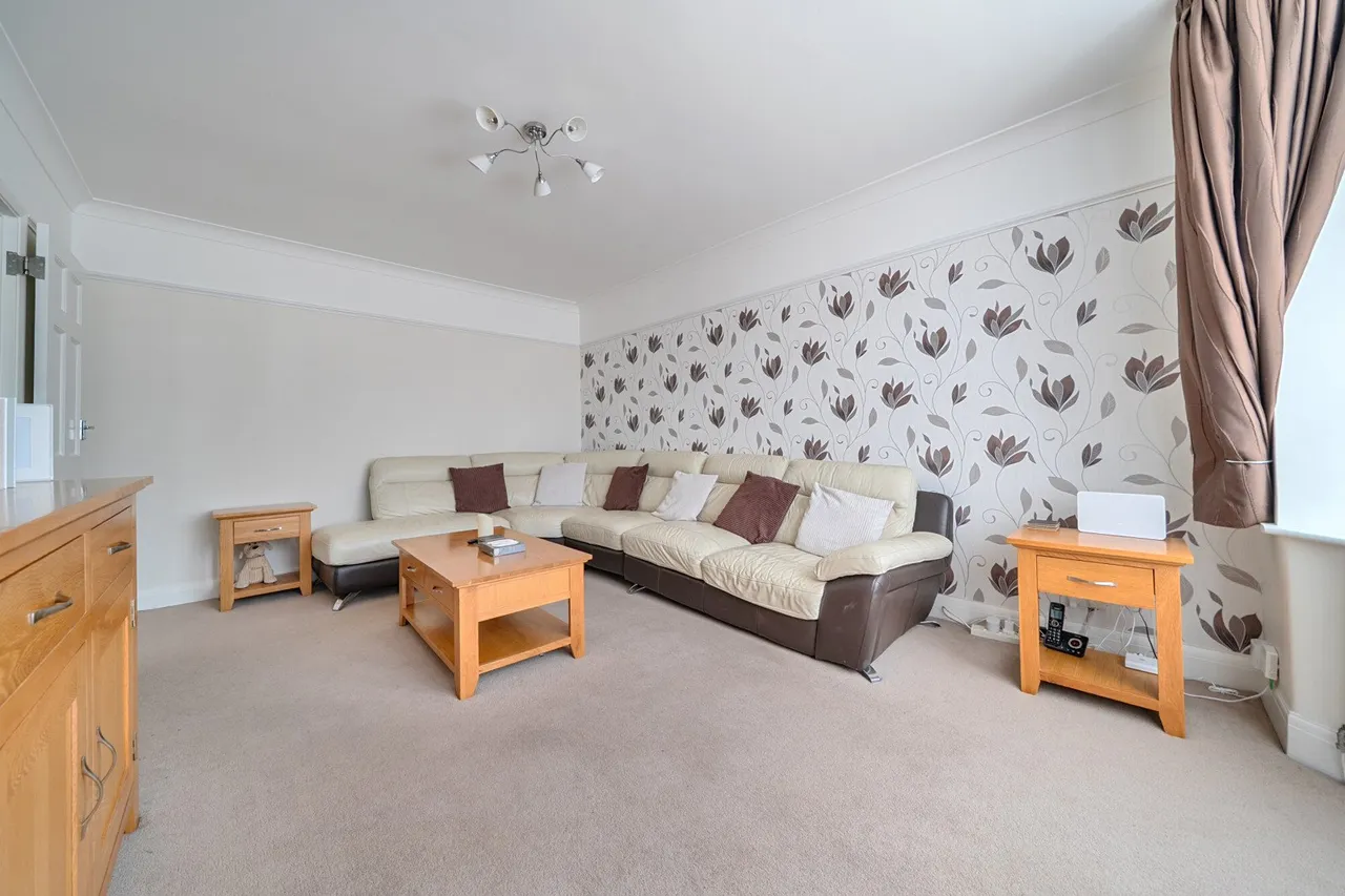 Hurst Road, DA15, photo 2