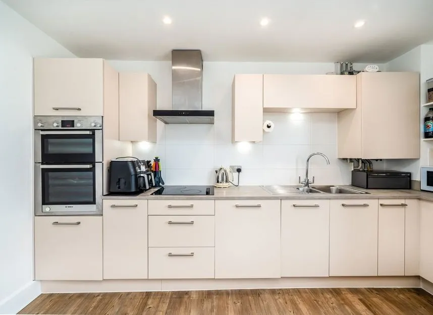 London Road, Isleworth, TW7, photo 3