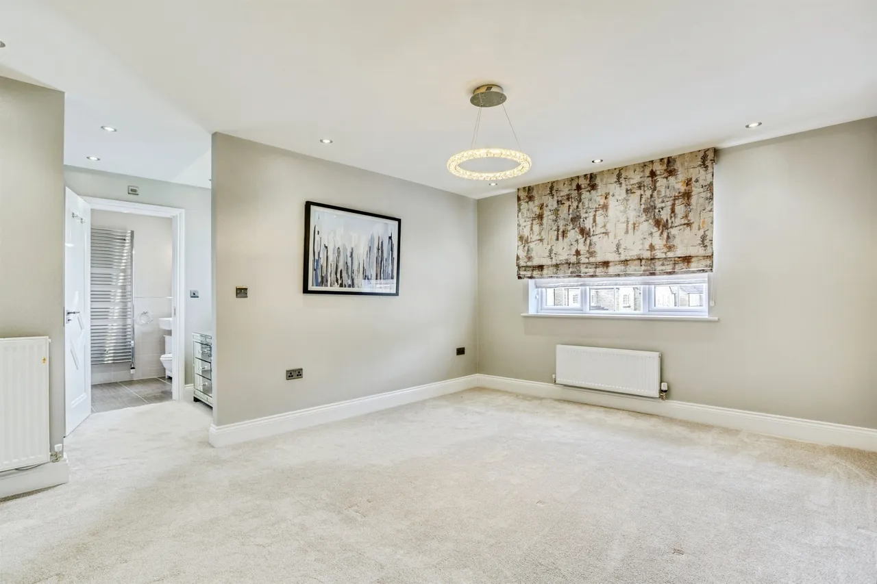 Patch Wood Court, Newmillerdam, Wakefield, photo 9