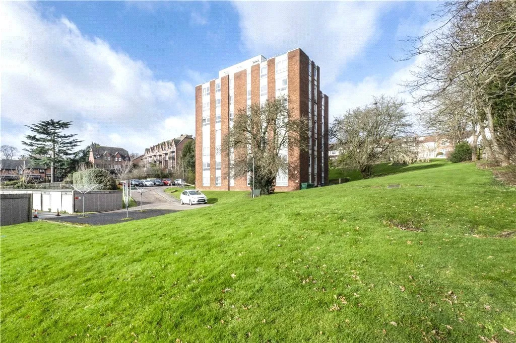 2 bed flat for sale, Ross Road, London, SE25