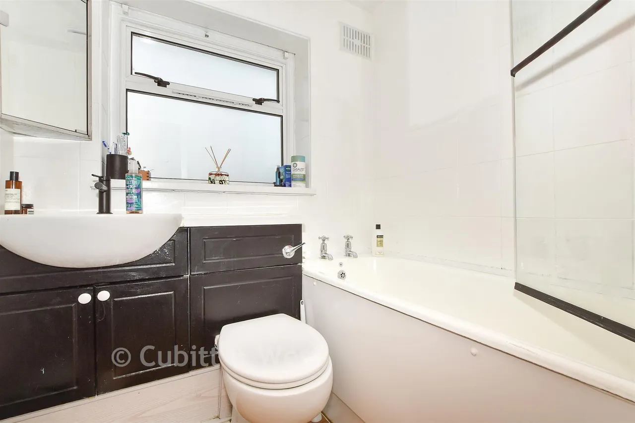 Woodleigh Road, Burgess Hill, RH15, photo 9