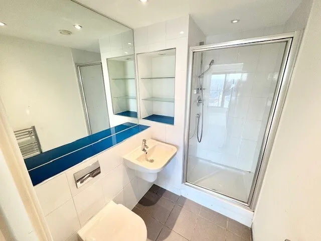 Charrington Court, Romford, RM1 1TF, photo 6