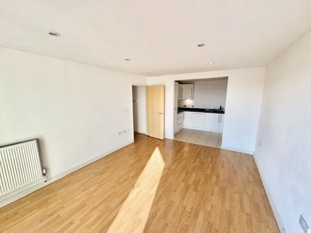 Charrington Court, Romford, RM1 1TF, photo 8