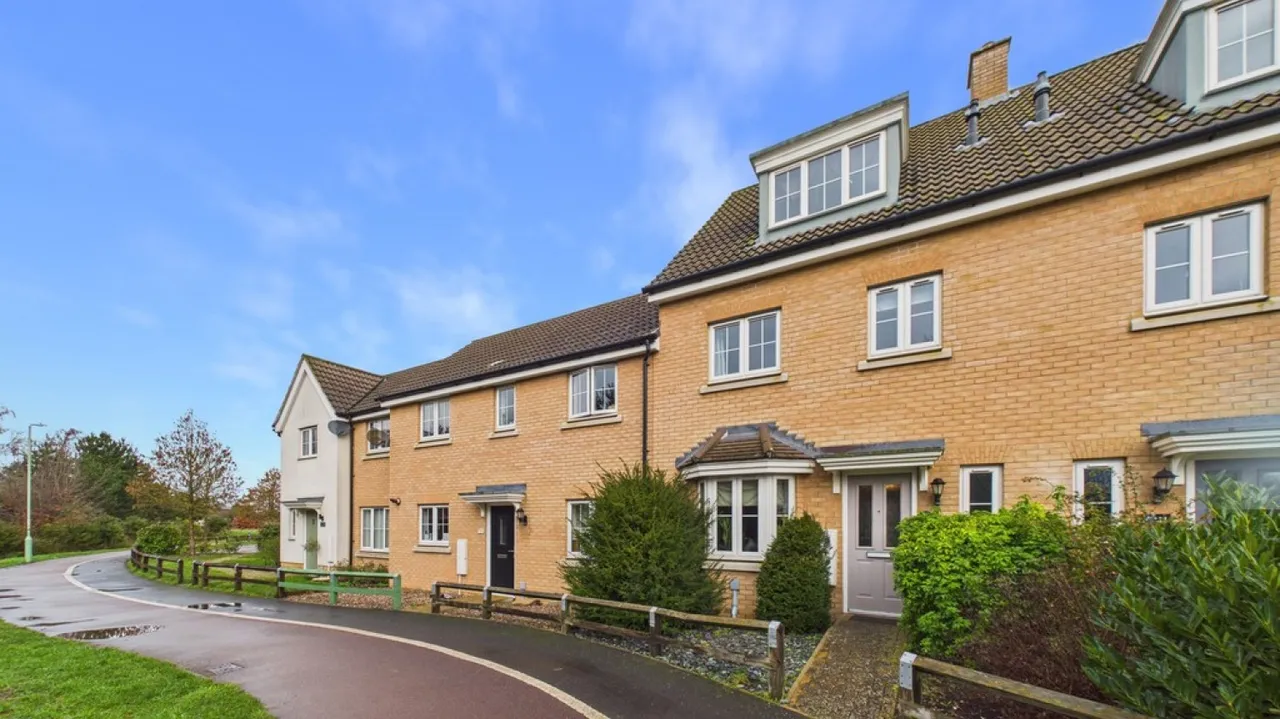 4 bed house for sale — Buttercup Walk, Red Lodge, Suffolk