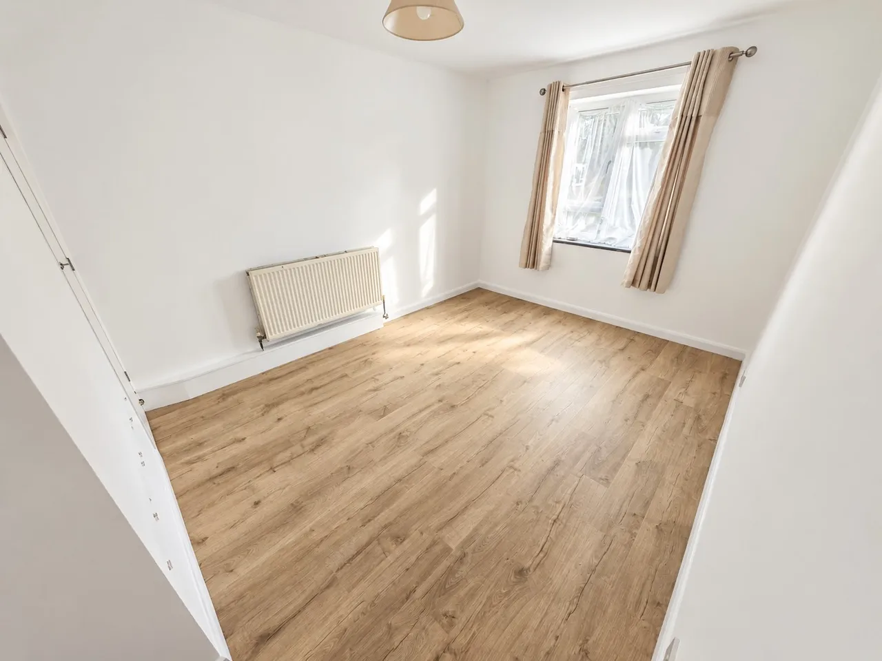 Old Ruislip Road, Northolt, UB5, photo 3