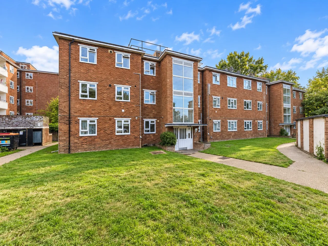 2 bed flat for sale, Old Ruislip Road, Northolt, UB5