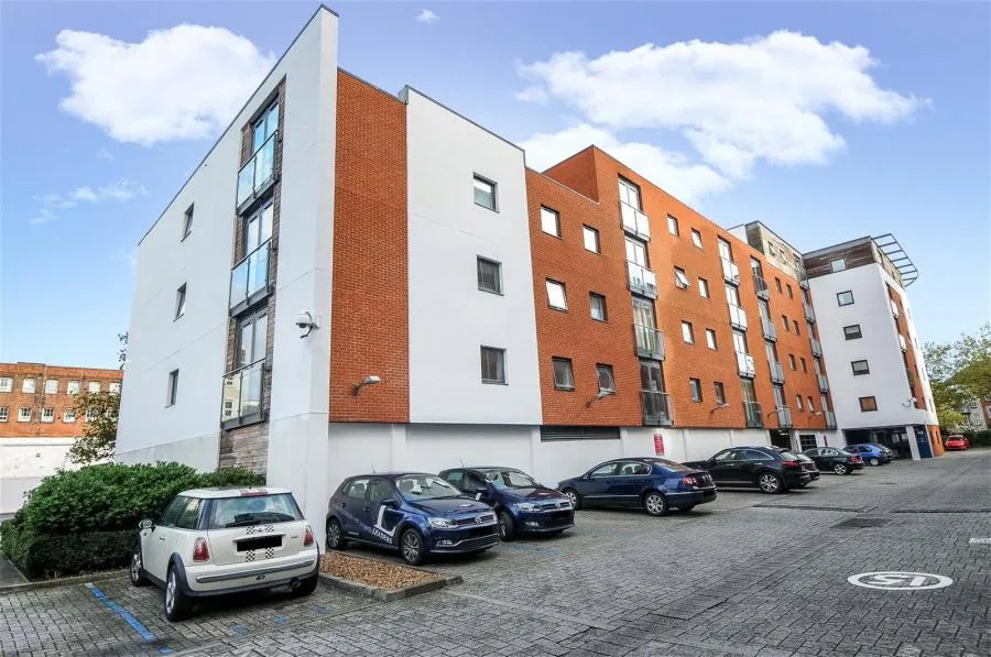 1 bed flat for sale, Channel Way, Ocean Village, SO14