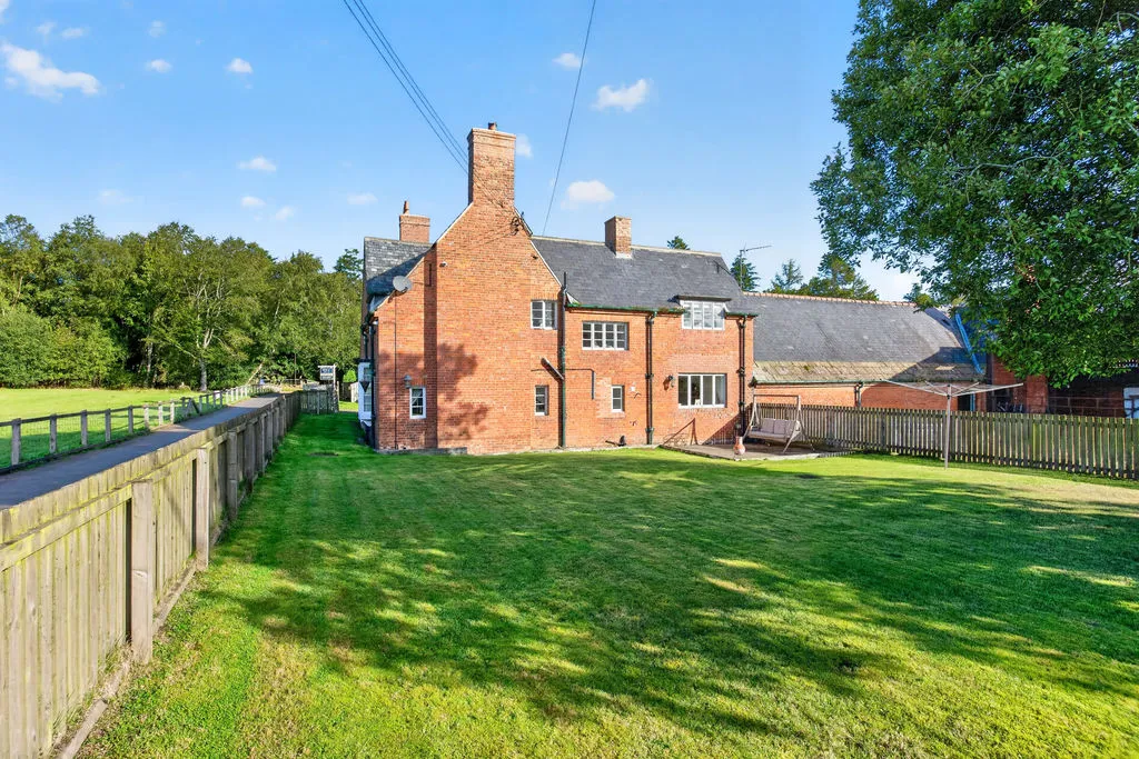 Otterburn Hall Farm The Farmhouse Newcastle Upon Tyne NE19 1HE, NE19, photo 18