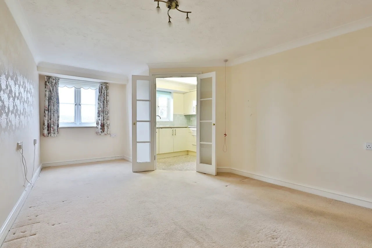 Regency Crescent, Christchurch, BH23, photo 3