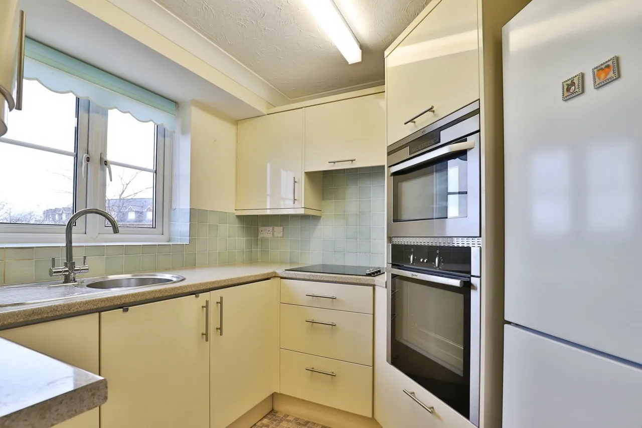 Regency Crescent, Christchurch, BH23, photo 11