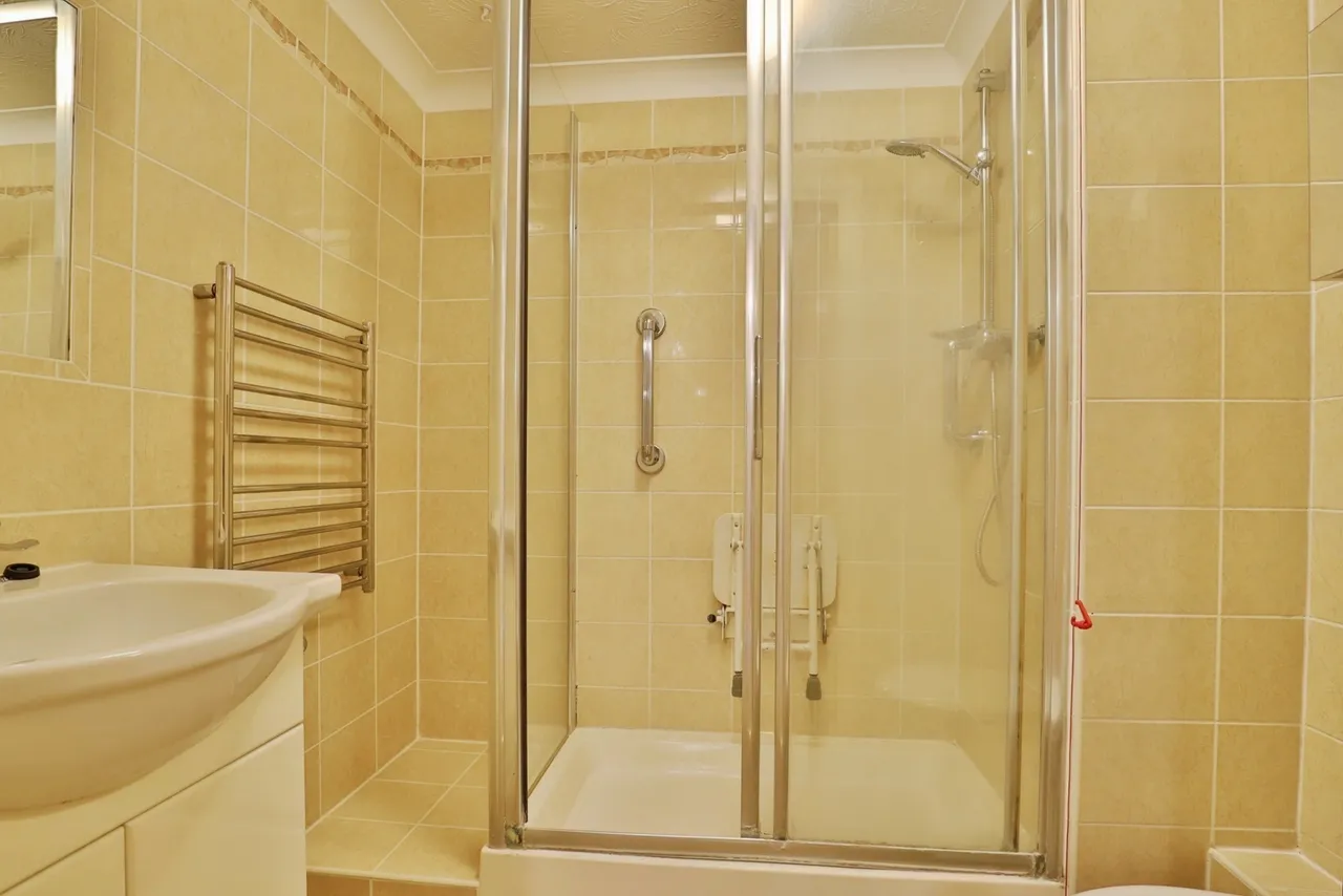 Regency Crescent, Christchurch, BH23, photo 6
