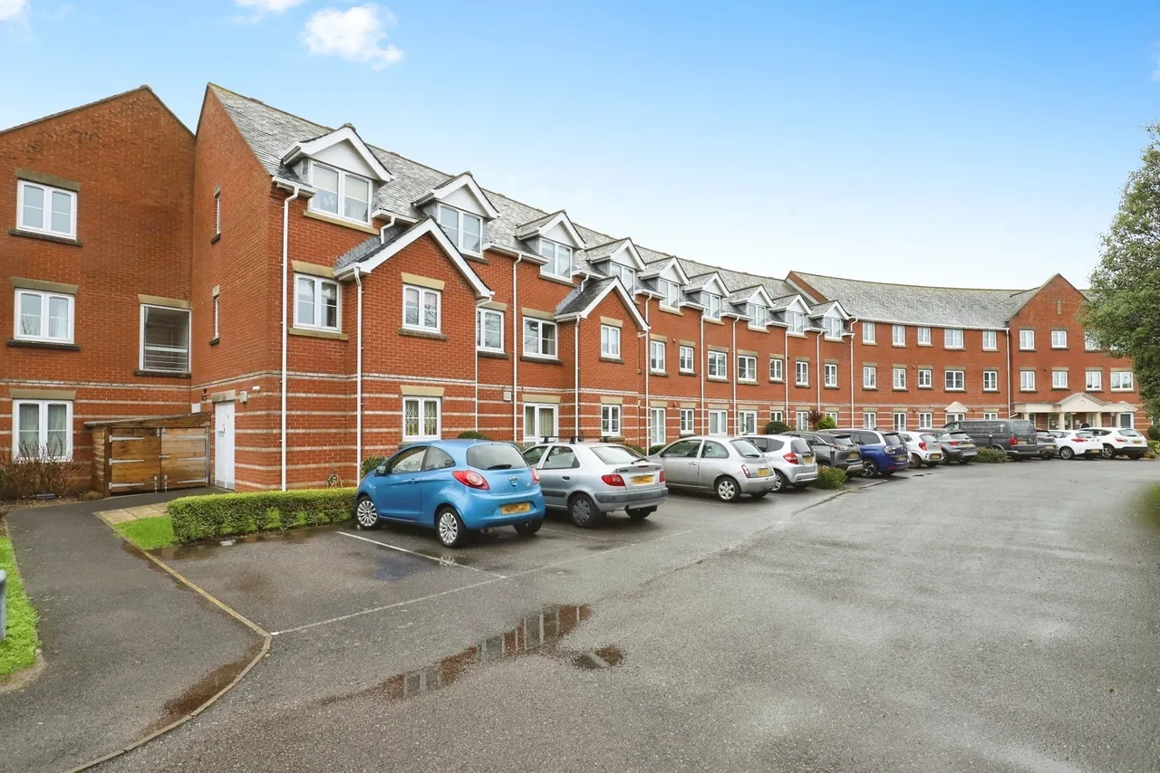 Regency Crescent, Christchurch, BH23, photo 14
